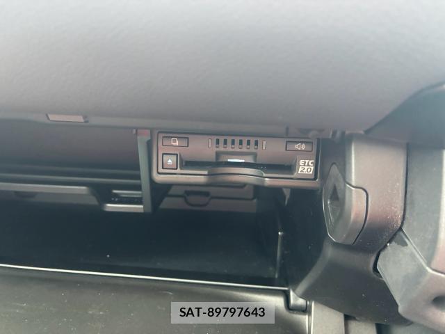 Lexus UX 2019-02 8814663-19