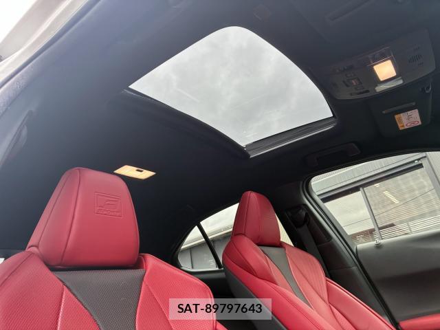 Lexus UX 2019-02 8814663-3