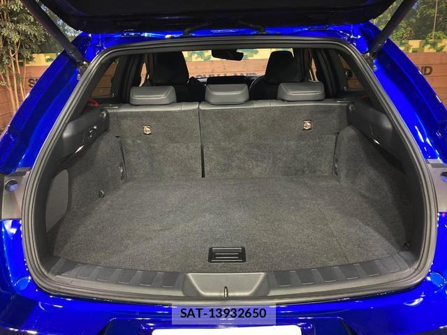 Lexus UX 2023-05 8815907-10