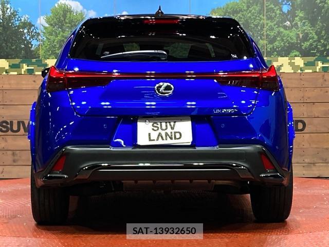 Lexus UX 2023-05 8815907-14