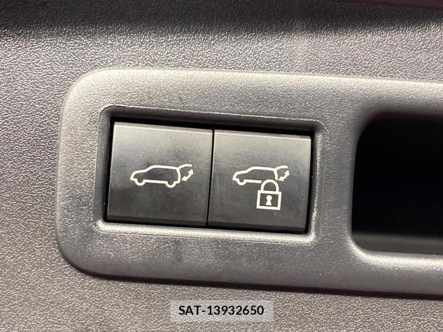 Lexus UX 2023-05 8815907-6