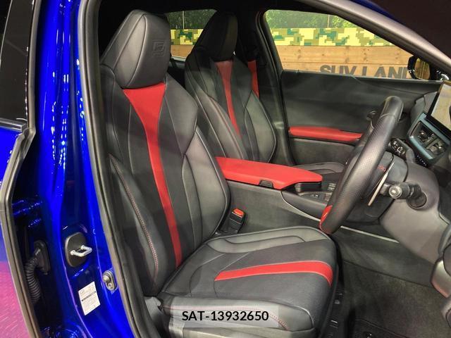 Lexus UX 2023-05 8815907-8
