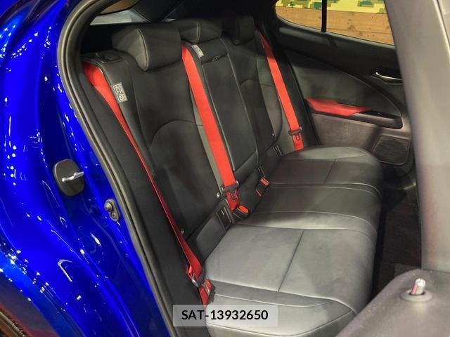Lexus UX 2023-05 8815907-9
