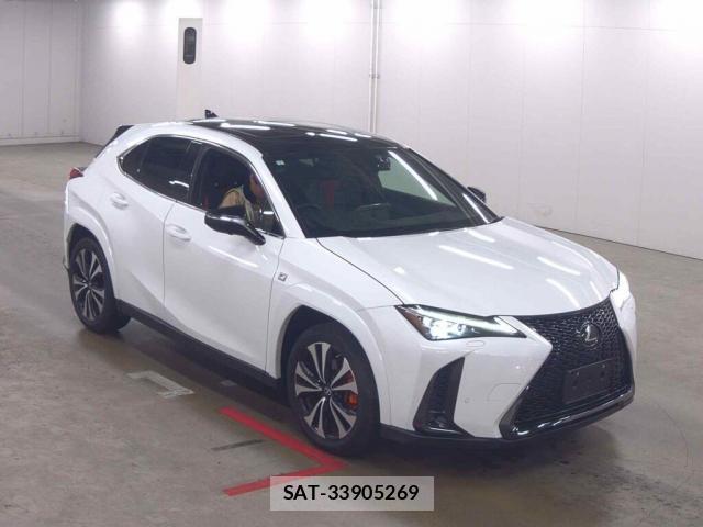 Lexus UX 2023-07 8816106-0