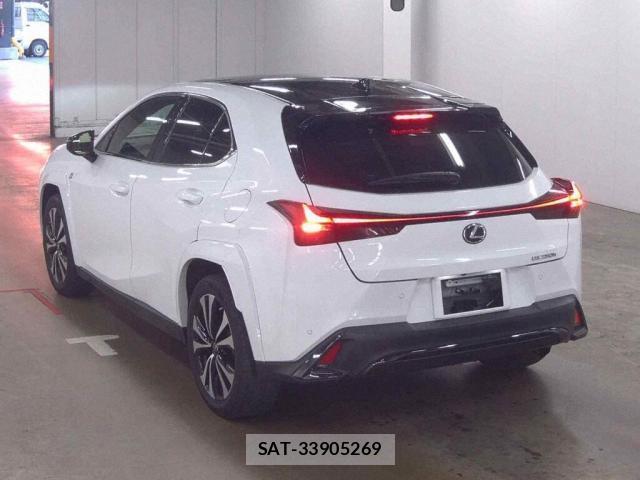 Lexus UX 2023-07 8816106-4