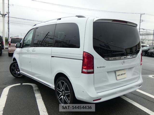Mercedes Benz V-CLASS 2023-11 8813910-13