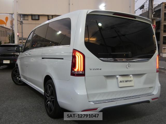 Mercedes Benz V-CLASS 2016-08 8814035-13