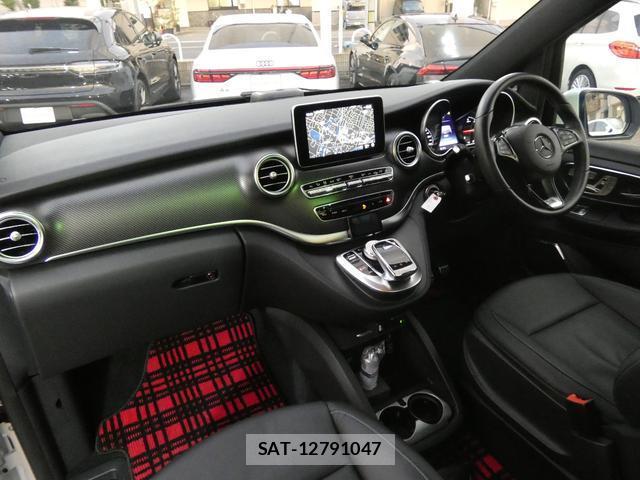 Mercedes Benz V-CLASS 2016-08 8814035-14