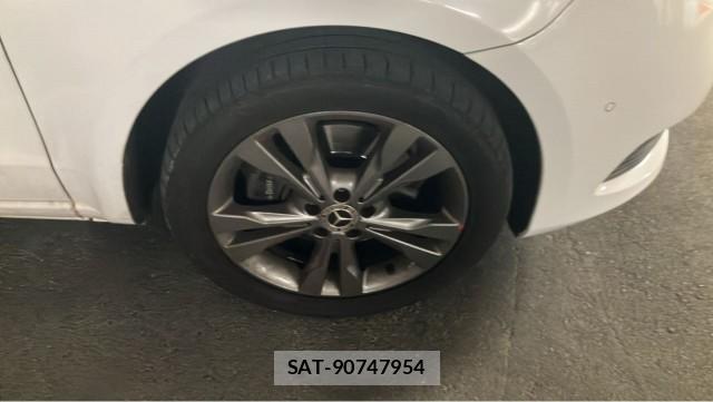 Mercedes Benz V-CLASS 2019-02 8815542-8
