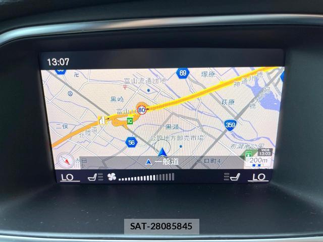 Volvo V40 2018-06 8812151-4