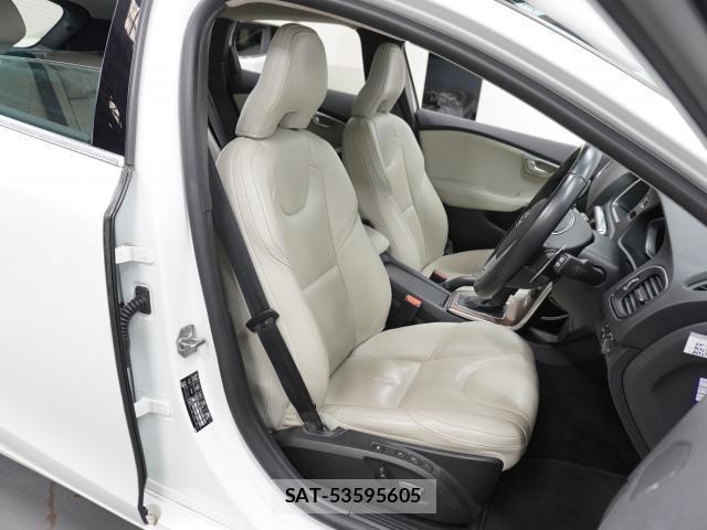 Volvo V40 2017-03 8812946-14