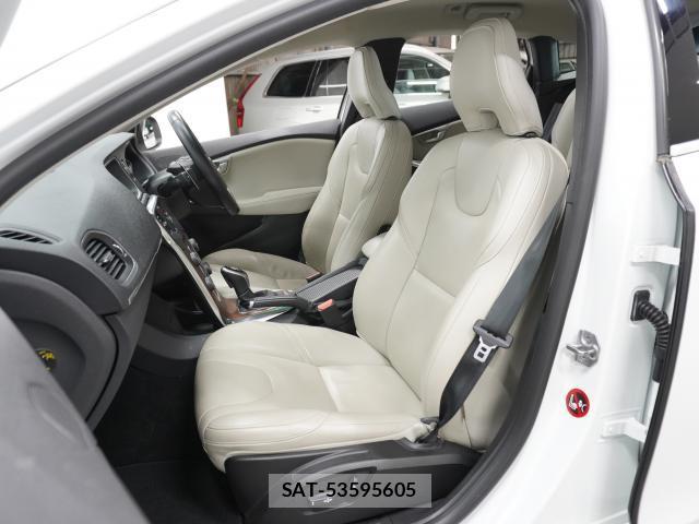 Volvo V40 2017-03 8812946-15