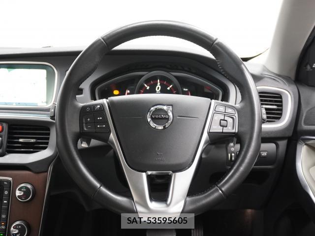 Volvo V40 2017-03 8812946-3