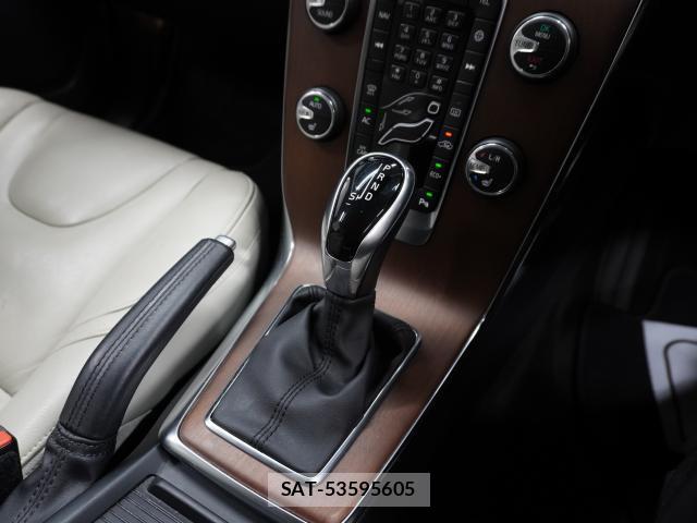 Volvo V40 2017-03 8812946-7