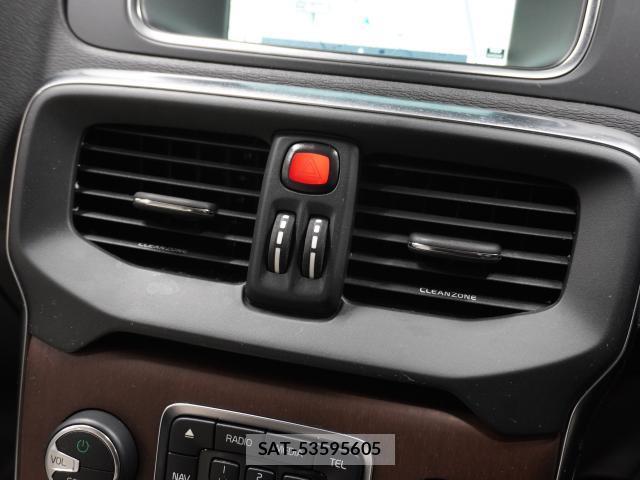Volvo V40 2017-03 8812946-8