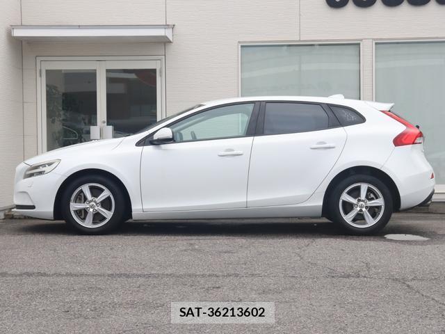 Volvo V40 2017-01 8813016-10
