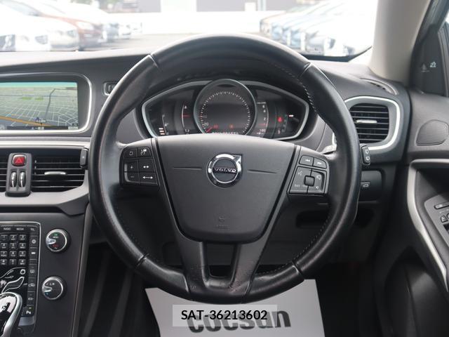 Volvo V40 2017-01 8813016-11