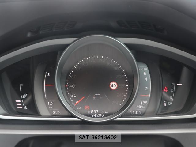 Volvo V40 2017-01 8813016-12
