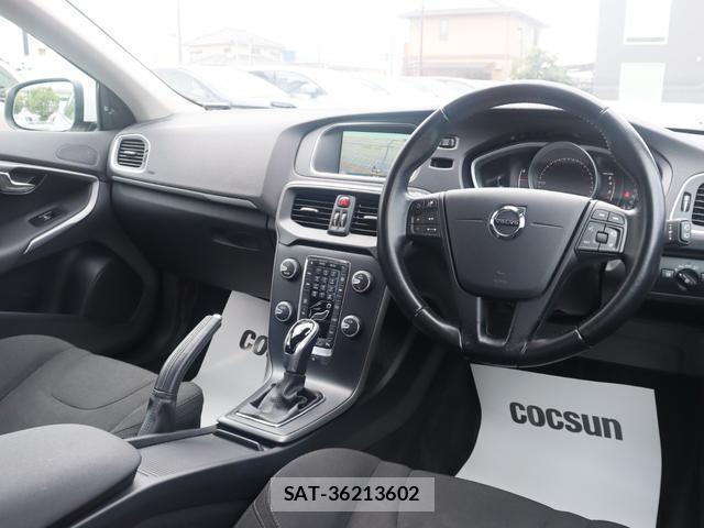 Volvo V40 2017-01 8813016-15