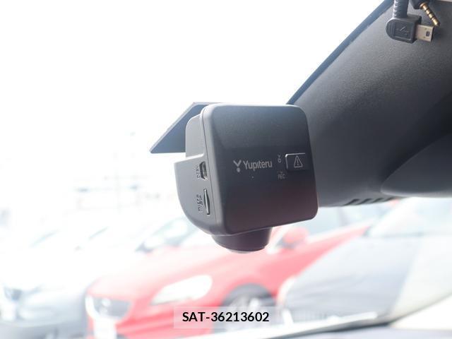 Volvo V40 2017-01 8813016-16