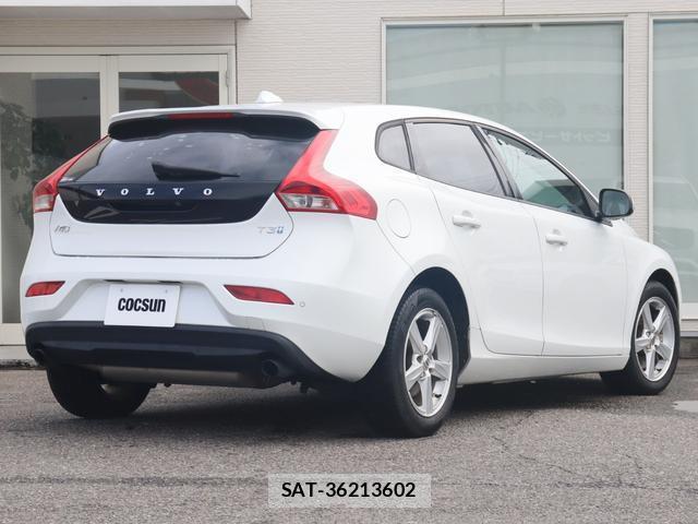 Volvo V40 2017-01 8813016-7