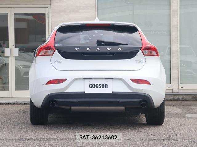 Volvo V40 2017-01 8813016-8