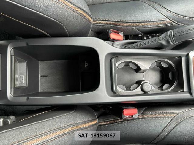 Volvo V40 2019-04 8814037-15