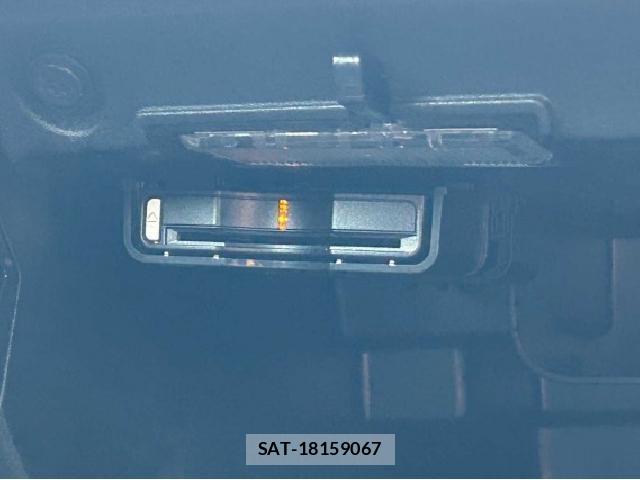 Volvo V40 2019-04 8814037-17