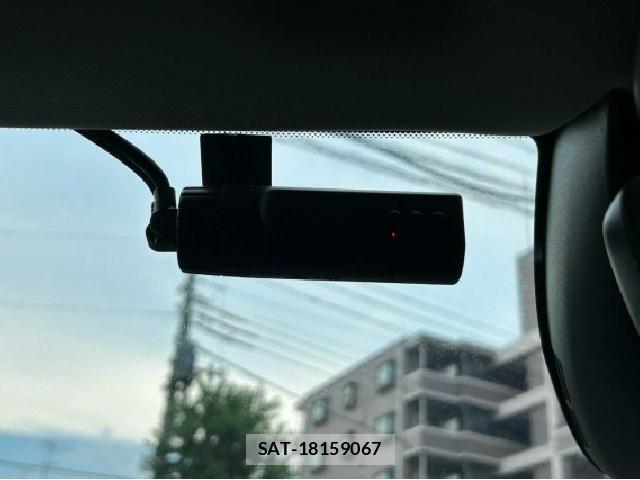 Volvo V40 2019-04 8814037-2
