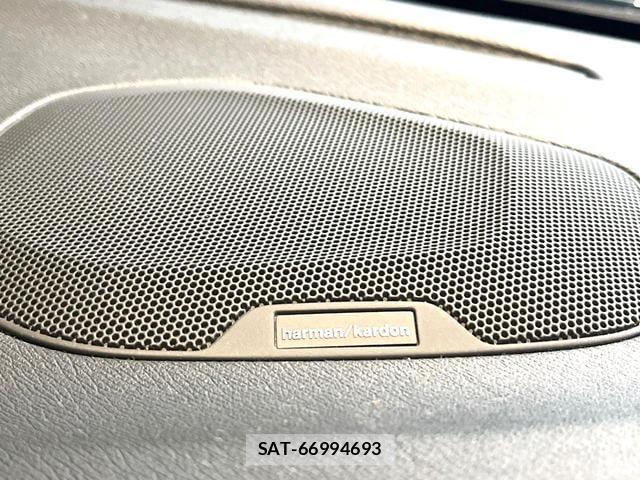 Volvo V40 2019-10 8814355-4