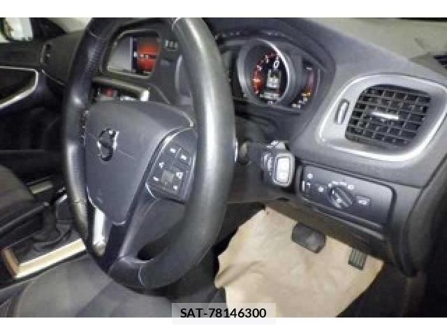 Volvo V40 2017-03 8816193-3