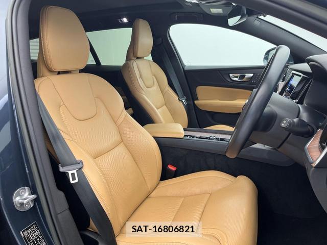 Volvo V60 2022-07 8812143-11