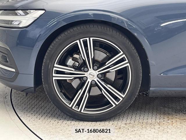 Volvo V60 2022-07 8812143-15