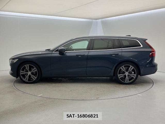 Volvo V60 2022-07 8812143-18