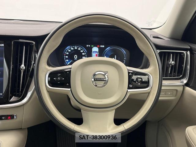 Volvo V60 2019-12 8812144-10