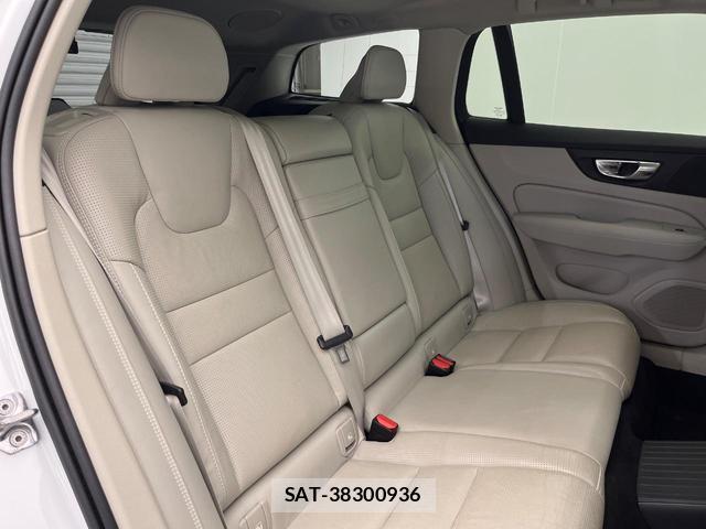 Volvo V60 2019-12 8812144-12