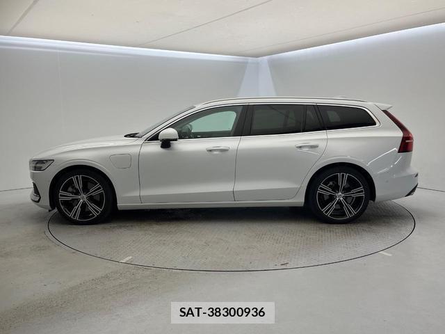 Volvo V60 2019-12 8812144-18