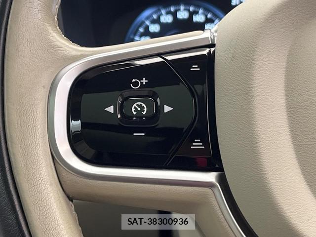 Volvo V60 2019-12 8812144-9