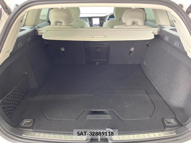 Volvo V60 2024-09 8812155-17
