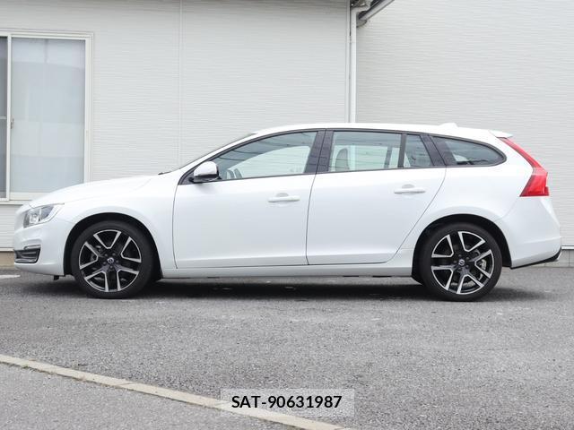 Volvo V60 2017-03 8812164-10