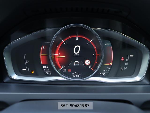 Volvo V60 2017-03 8812164-12