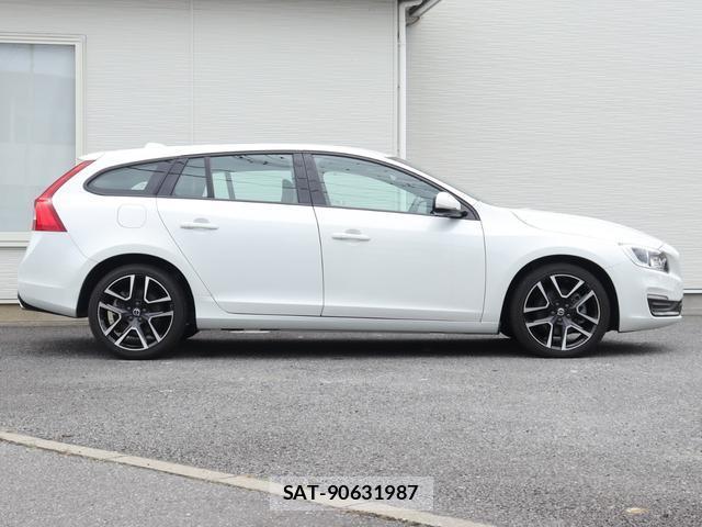 Volvo V60 2017-03 8812164-6