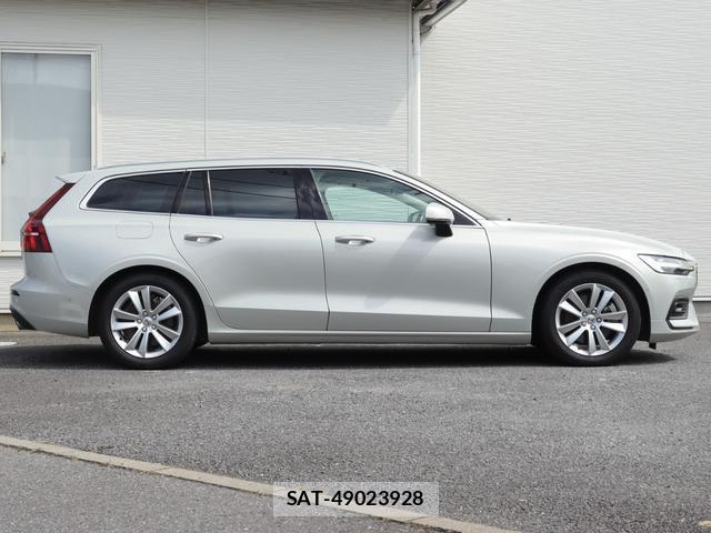 Volvo V60 2019-08 8812165-6
