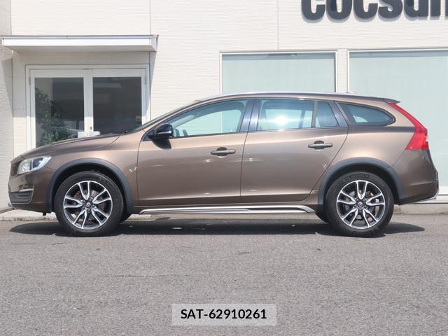 Volvo V60 2017-11 8813014-10