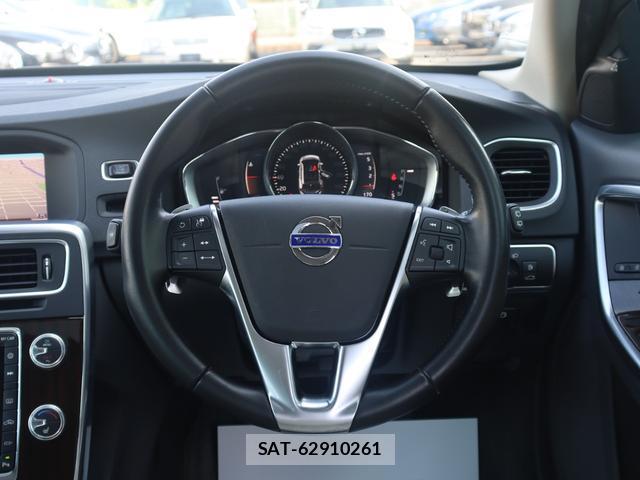 Volvo V60 2017-11 8813014-11