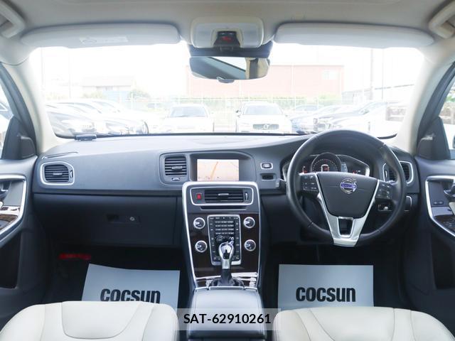 Volvo V60 2017-11 8813014-3