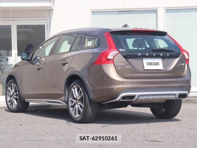 Volvo V60 2017-11 8813014-9