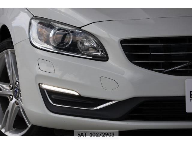 Volvo V60 2017-11 8814008-11