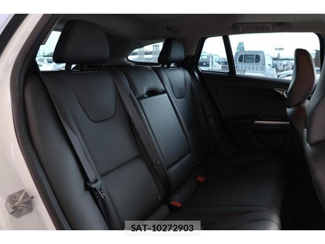 Volvo V60 2017-11 8814008-6