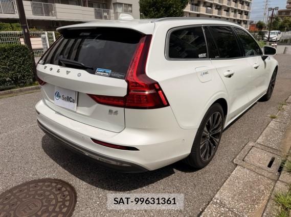 Volvo V60 2023-04 8815559-11